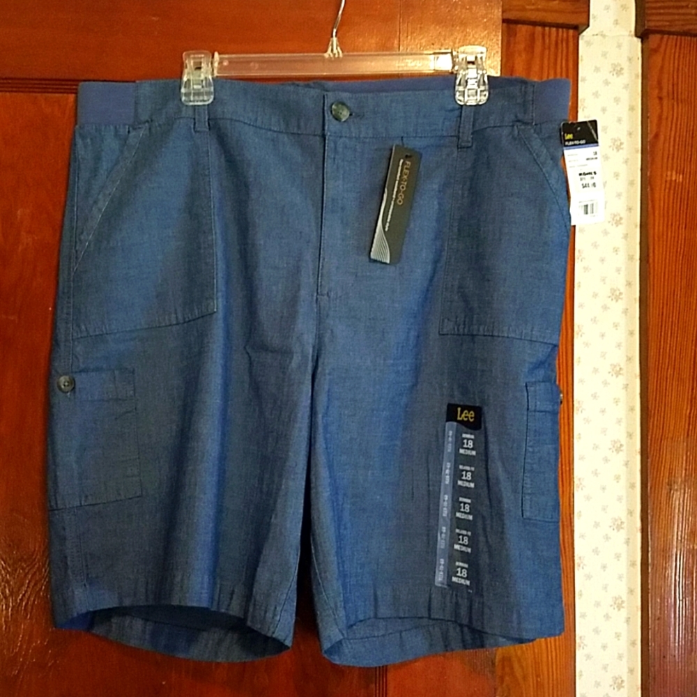 🆕️ Lee Relaxed Fit  Mid Rise Women's Bermuda Shorts Size 18 Medium